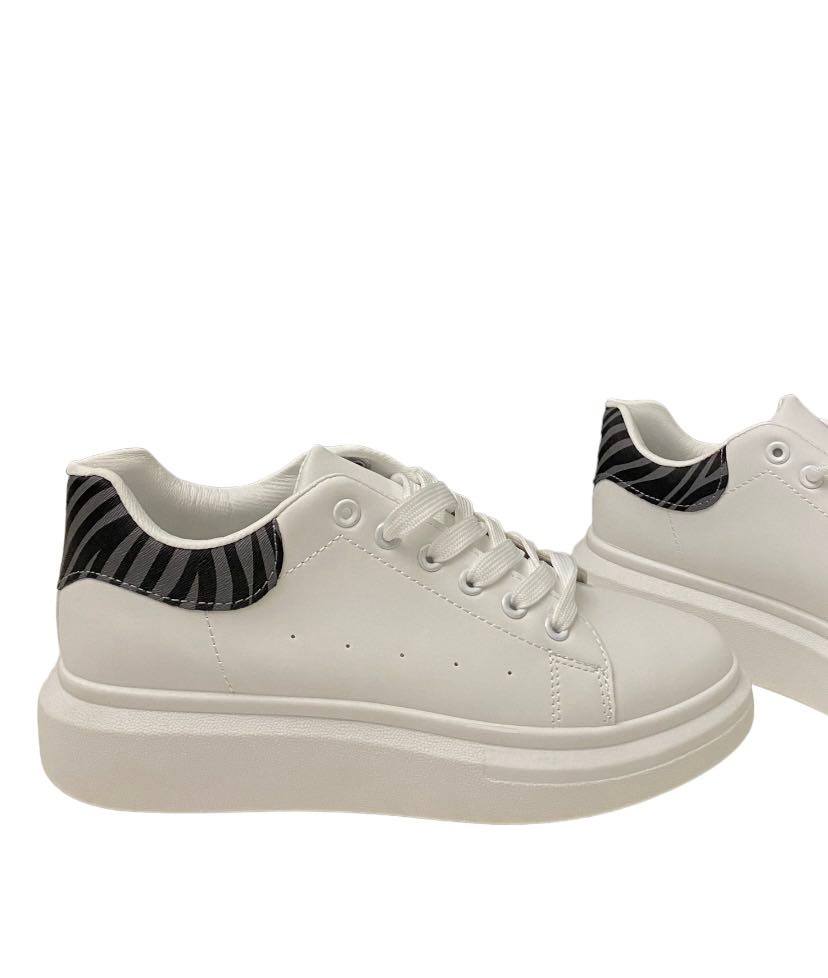 sneakers που μπαίνουν στο πλυντήριο