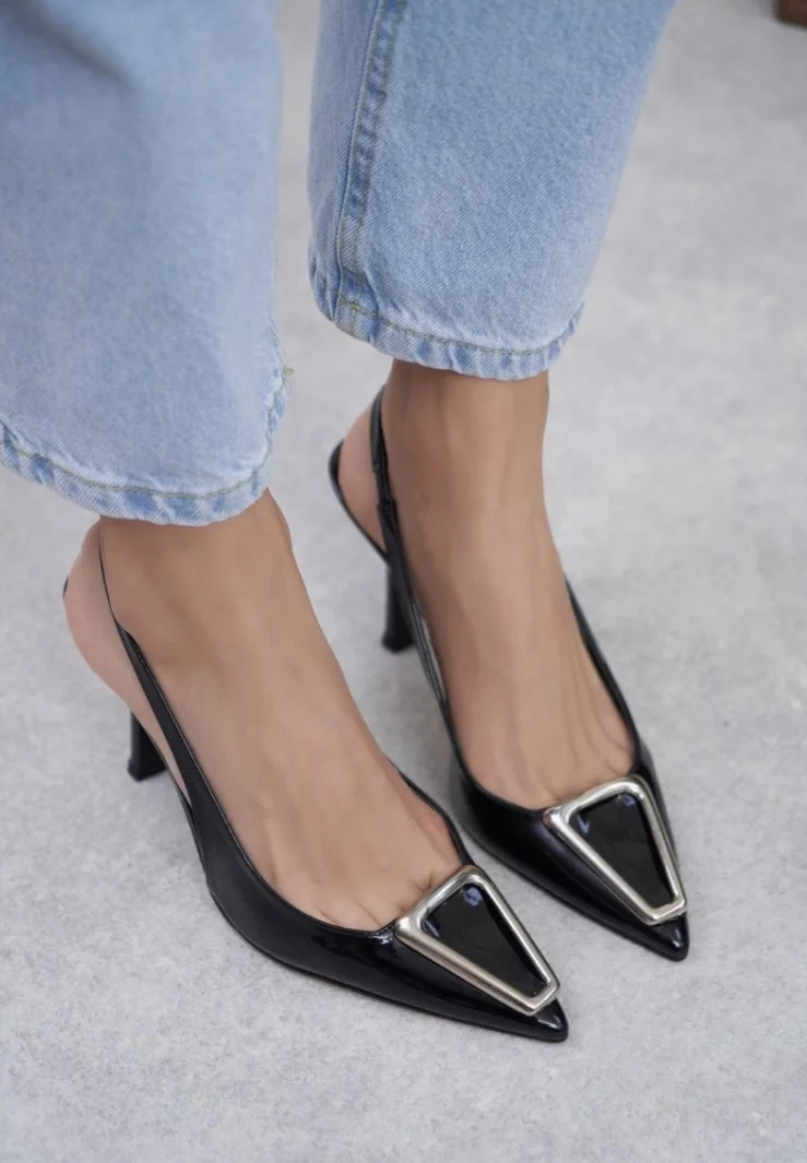 μαυρη λουστρίνι γόβα οικονομική