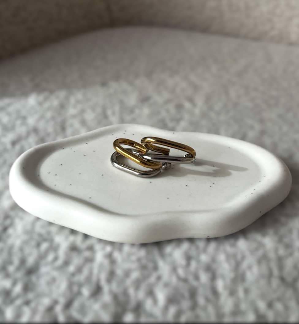 οικονομικά σκουλαρίκια