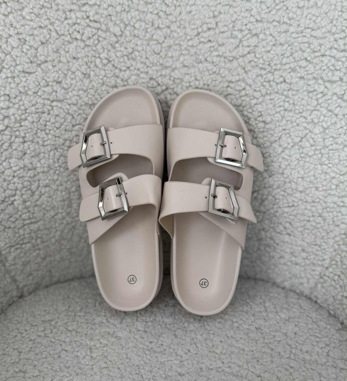 δισολες bude παντοφλες με λουρακια και αγκραφα