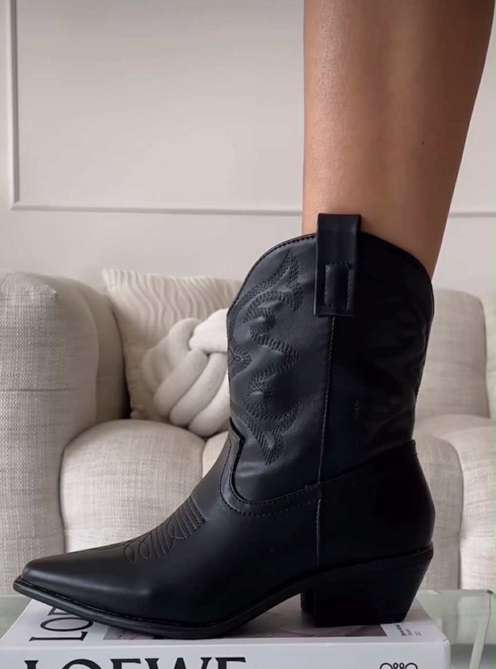 μαυρο cowboy μποτακι με ραφες