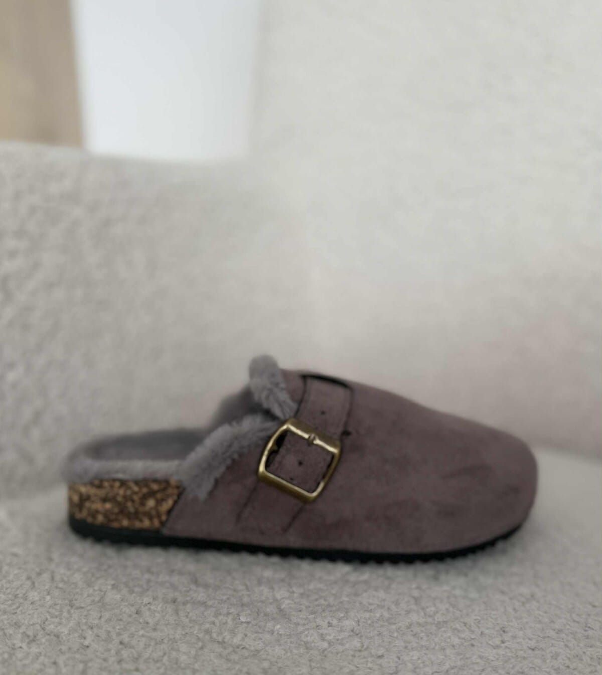 γκρι παντοφλες με γούνα τύπου birkenstock