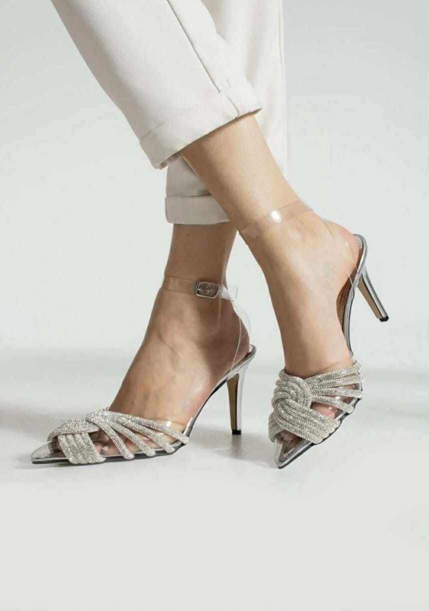 γόβες με στρας