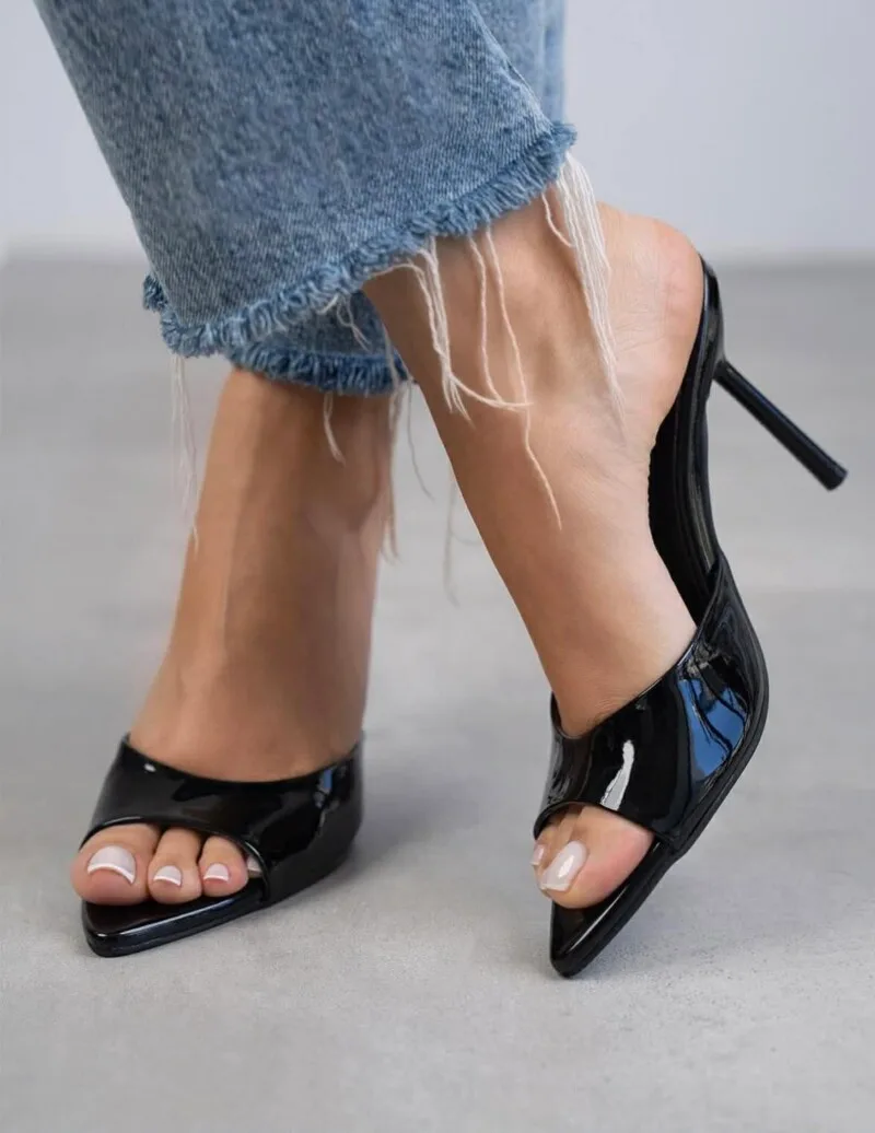 ΣΕΞΥ ΜΑΥΡΟ ΠΕΔΙΛΟ MULES ΜΥΤΕΡΟ ΛΟΥΣΤΡΙΝΙ