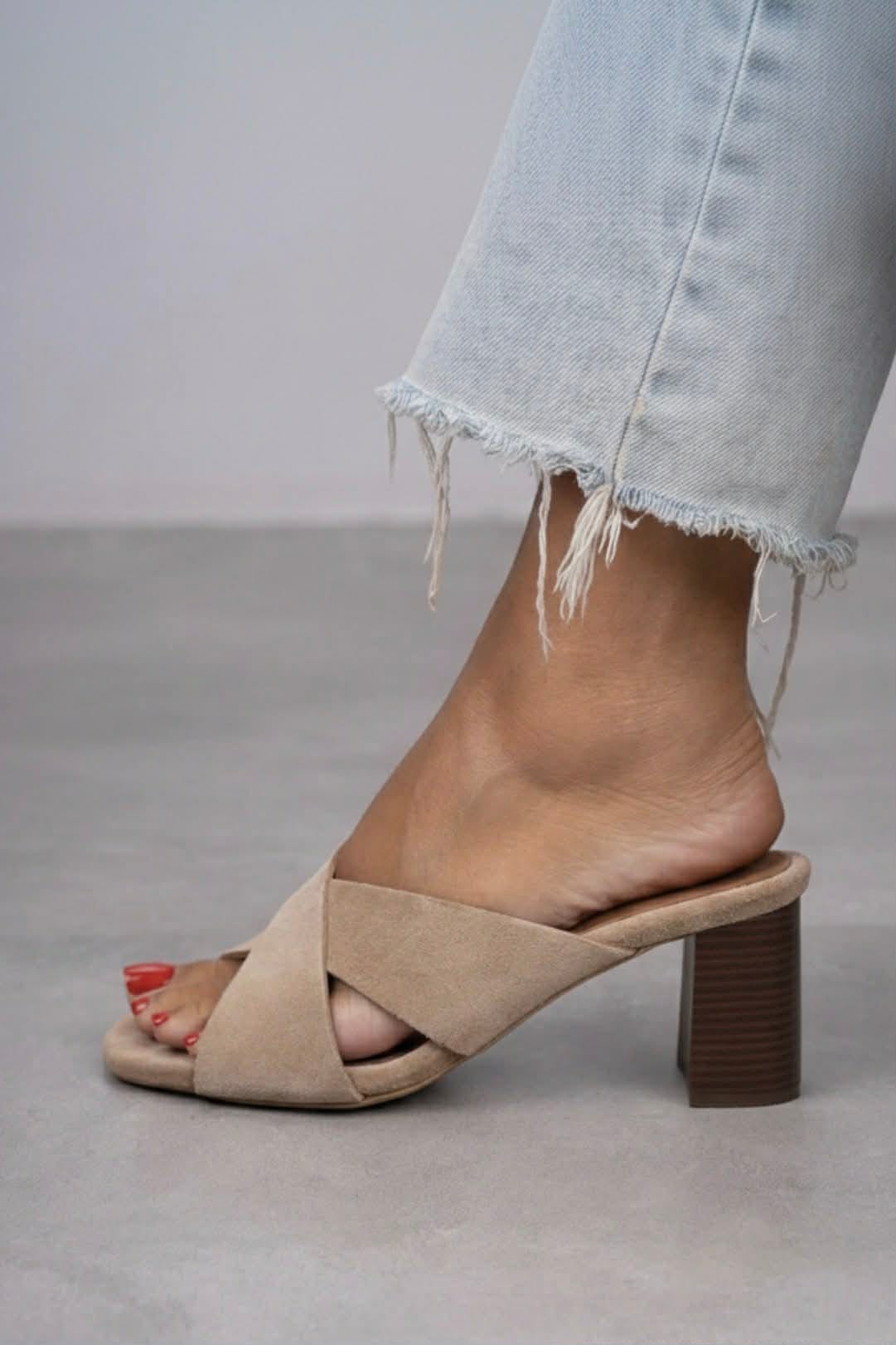 το πιο βολικο mule που ταιριαζει με ολα τα ρούχα σου