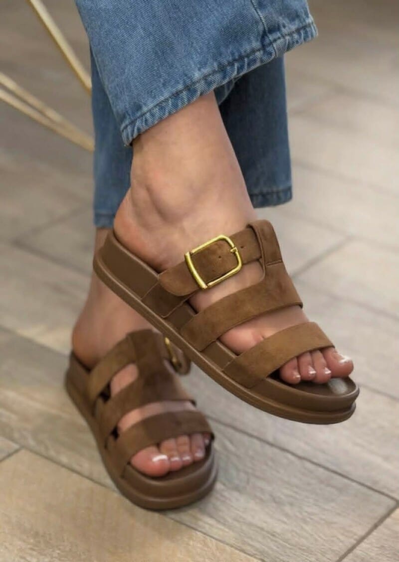 ΔΕΡΜΑΤΙΝΑ ΚΑΦΕ ΣΑΝΔΑΛΙΑ ΑΝΕΤΑ