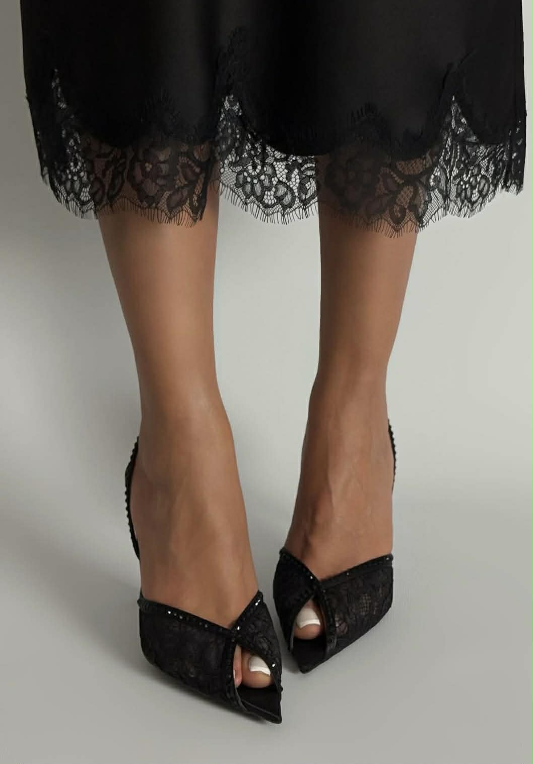μαυρο πέδιλο με δαντέλα